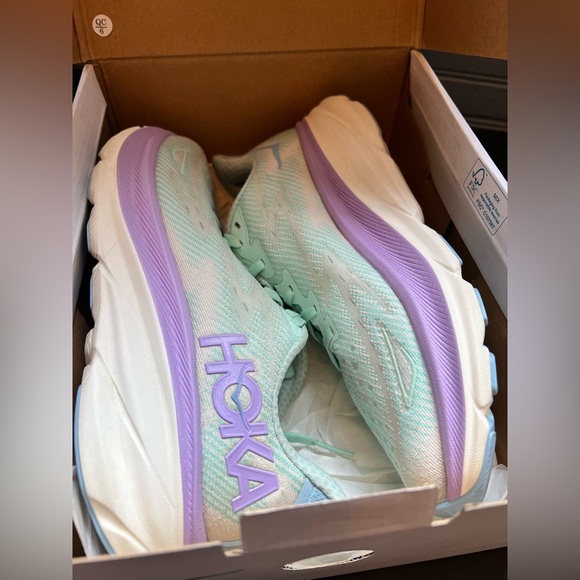 HOKA Clifton 9 Women's Running Shoes Size 7.5 Blue And Purple with box - Picture 4 of 12